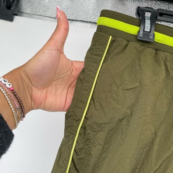 Diamond Supply Co. Men’s Green Nylon Windbreaker Straight Leg Pants Large (34) - Picture 6 of 16